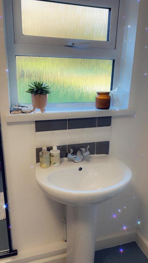 Stay In Woking With Benita Horsell Exterior photo
